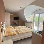 Navay Vendeghaz 3*