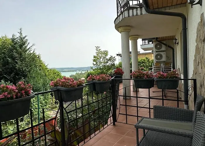 Navay Vendeghaz Konukevi