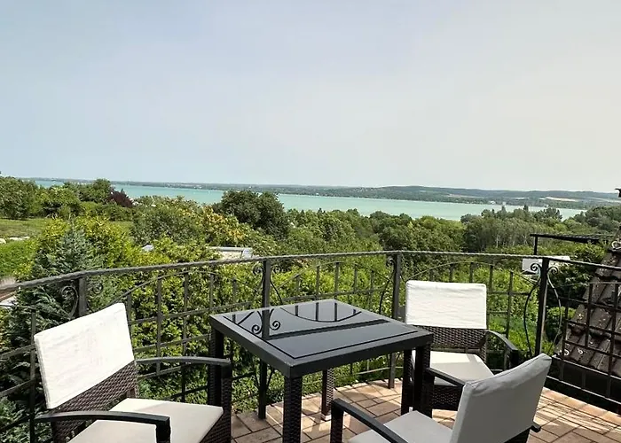 Navay Vendeghaz Konukevi Tihany