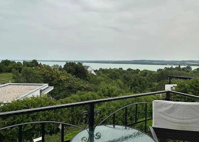 Navay Vendeghaz 3* Tihany