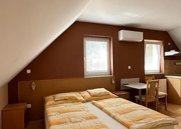 Navay Vendeghaz Konukevi