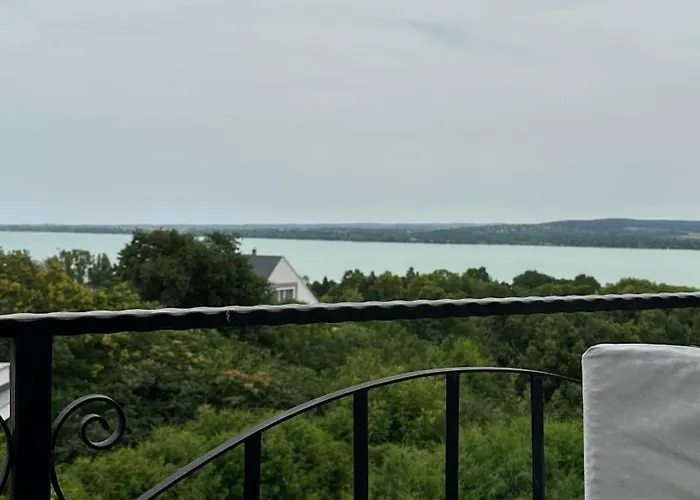 Konukevi Navay Vendeghaz