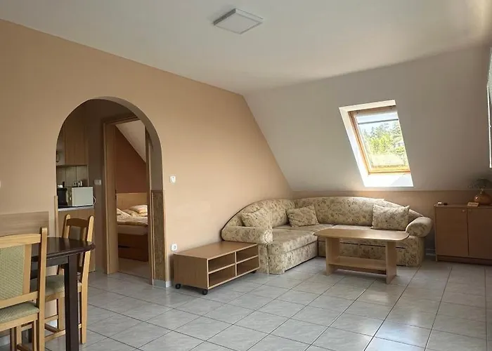 Navay Vendeghaz Konukevi 3*