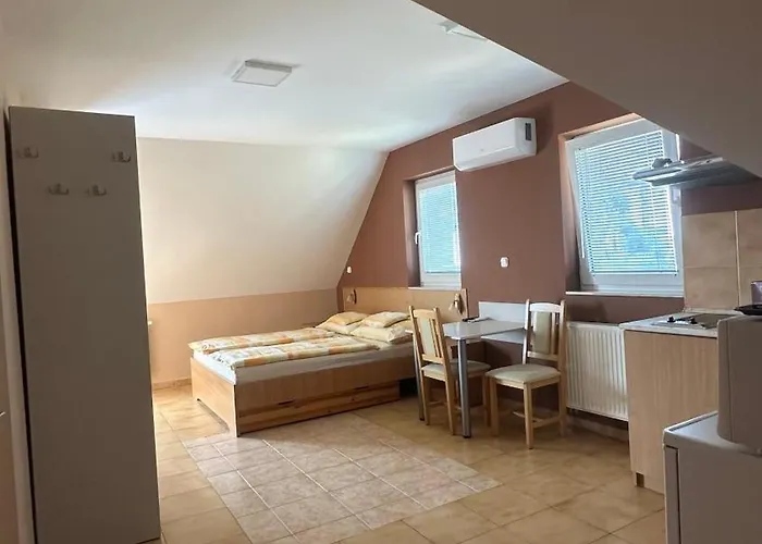 Konukevi Navay Vendeghaz